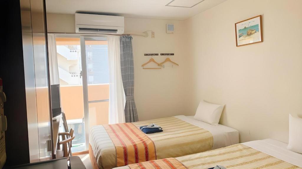 Hotel Peace Land Kume Naha Luaran gambar